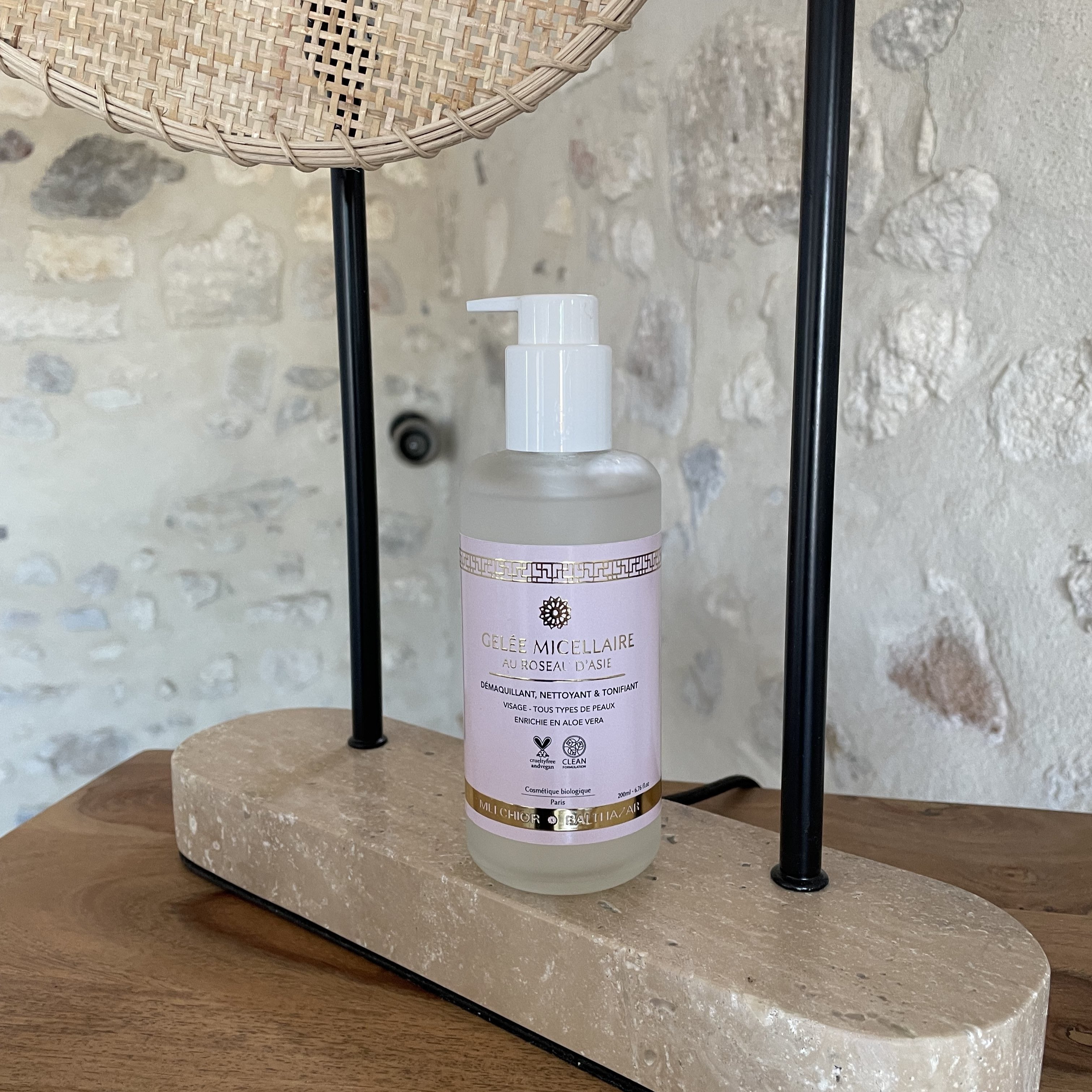 Gelée Micellaire au Roseau d’Asie Melchior & Balthazar, nettoyant doux et naturel.